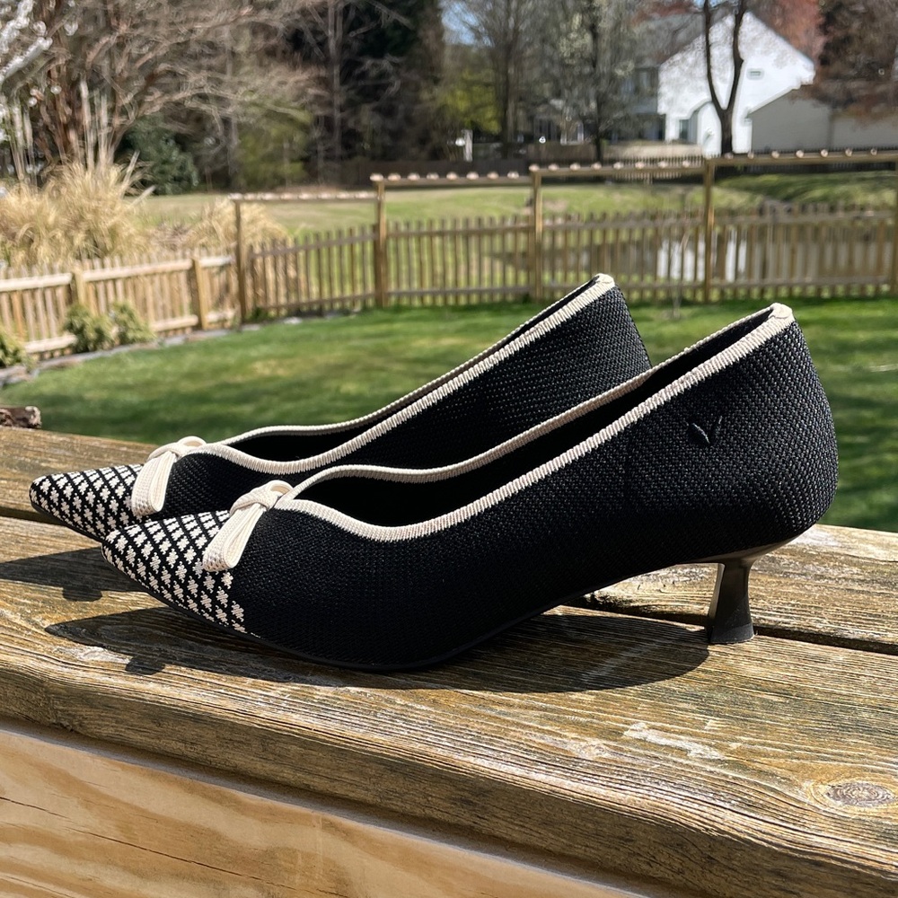 Vivaia Sz 7.5 38 Black & Cream Pointed Toe Kitten Heel Pumps - Picture 4 of 13